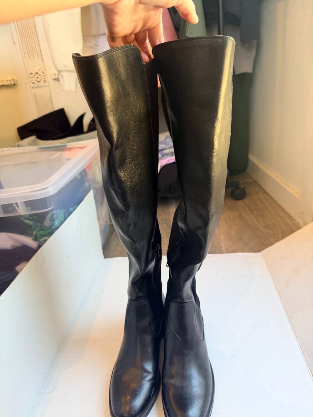 Unisa Collean Black Over The Knee Stretch Tall Boots Flat Low Heel Size 7.5